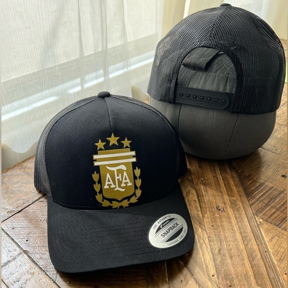 New 2024 Argentina 3 stars, black trucker hat Leo Messi #10 - Picture 7 of 7